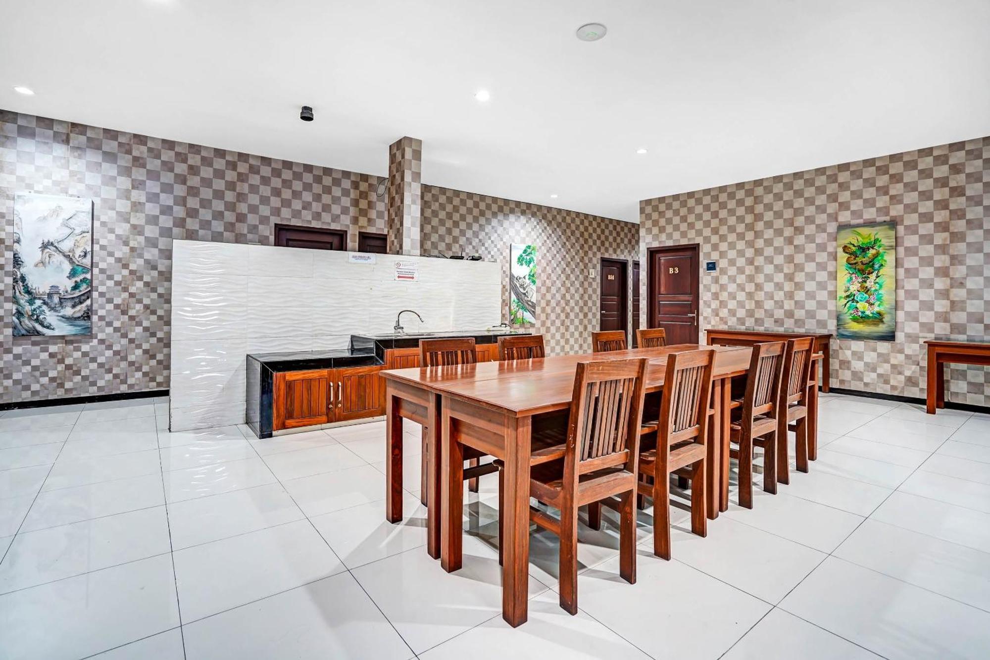Oyo 90889 Dkb Residence Surabaya Exteriör bild