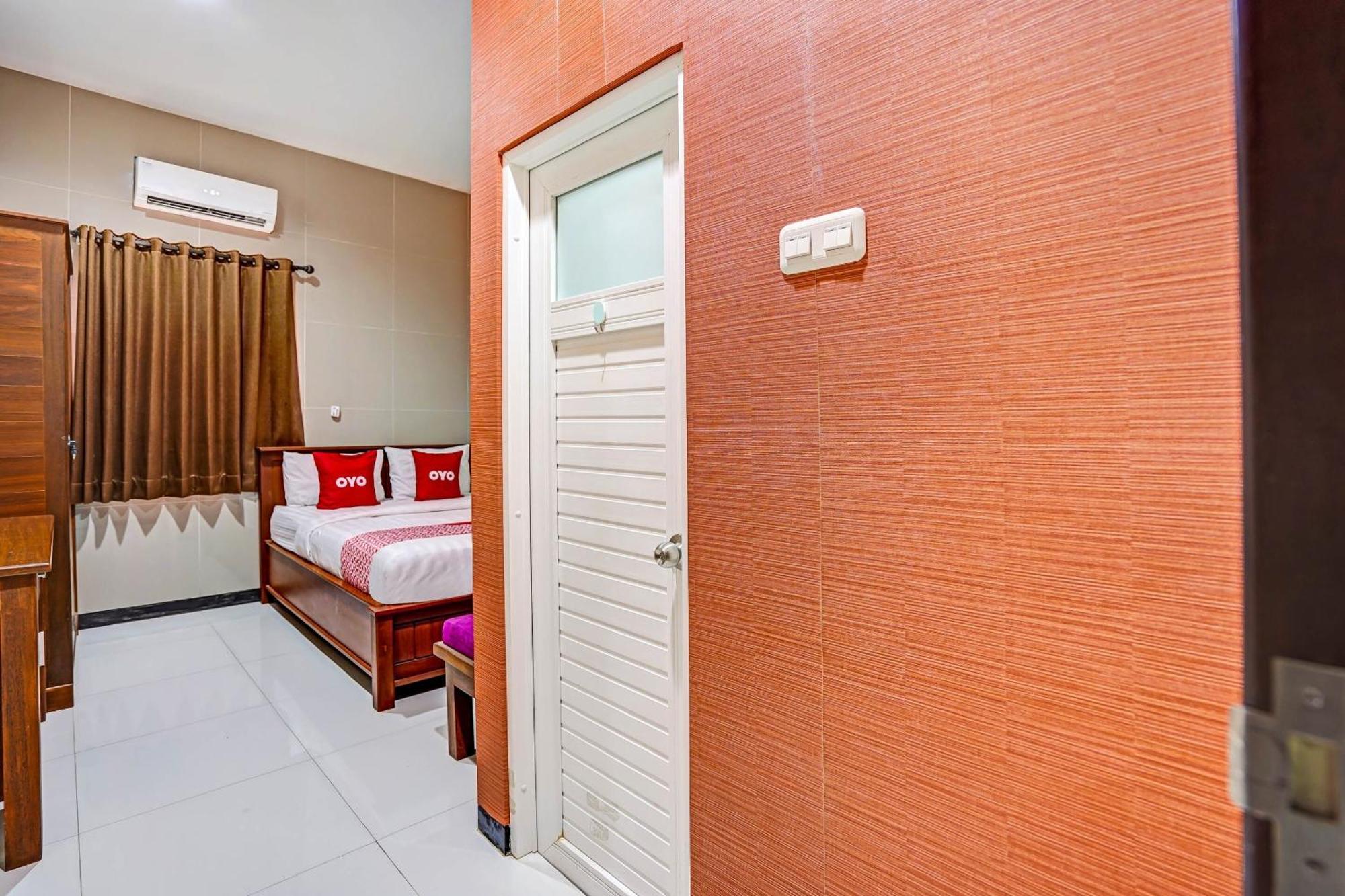 Oyo 90889 Dkb Residence Surabaya Exteriör bild