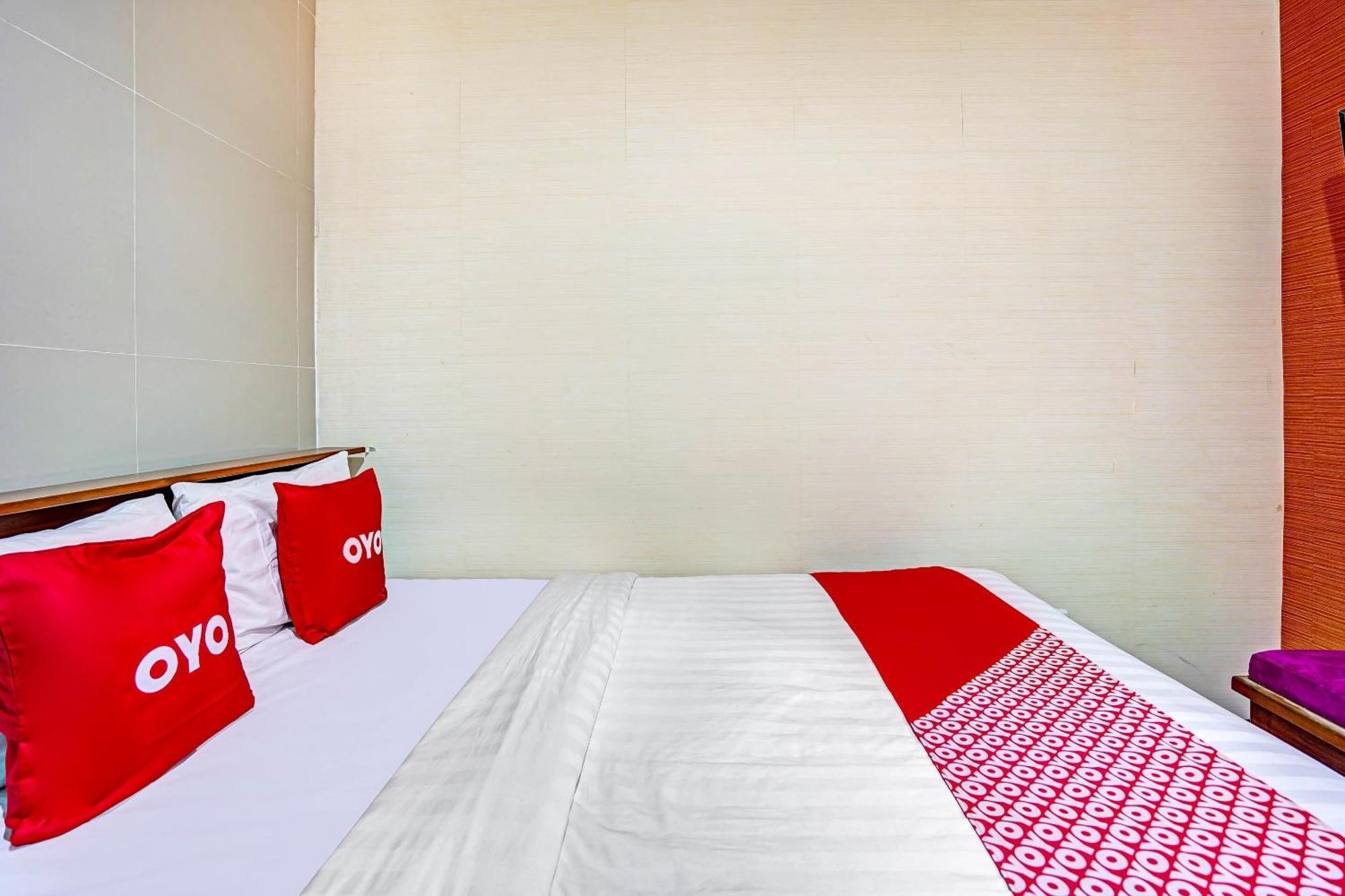 Oyo 90889 Dkb Residence Surabaya Exteriör bild